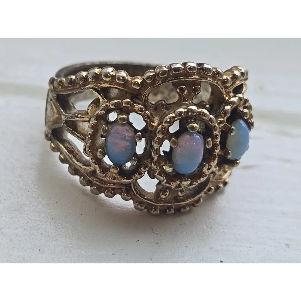 Vintage 18K HGE‎ Iridescent Faux Opal Beaded Filigree Gold Tone Ring